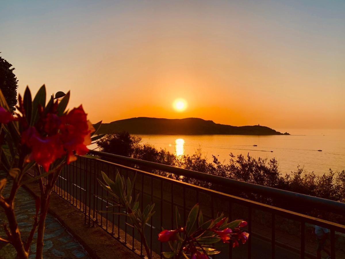 卡尔维 Il Tramonto酒店 外观 照片